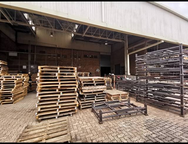19,294M² FACTORY TO LET IN JET PARK